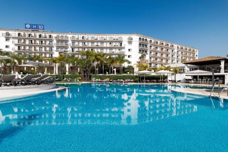 Pool and hotel